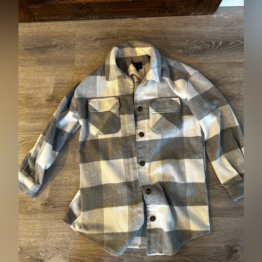 Love Tree - Women’s Shacket - Never Worn - Size Small